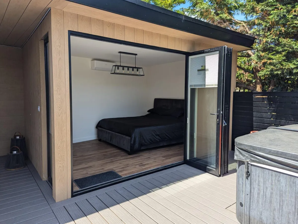 Insulated garden bar Attleborough Norfolk